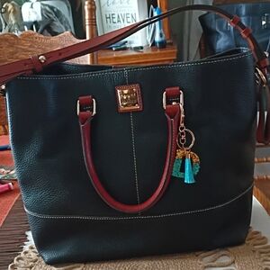 Dooney & Bourke Chelsea shopper Black and Red Tote Bag